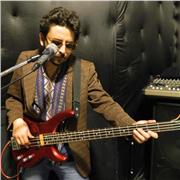 Profesor de Música especializado en Bajo Eléctrico dicta clases de Instrumento a Estudiantes con y sin Conocimiento